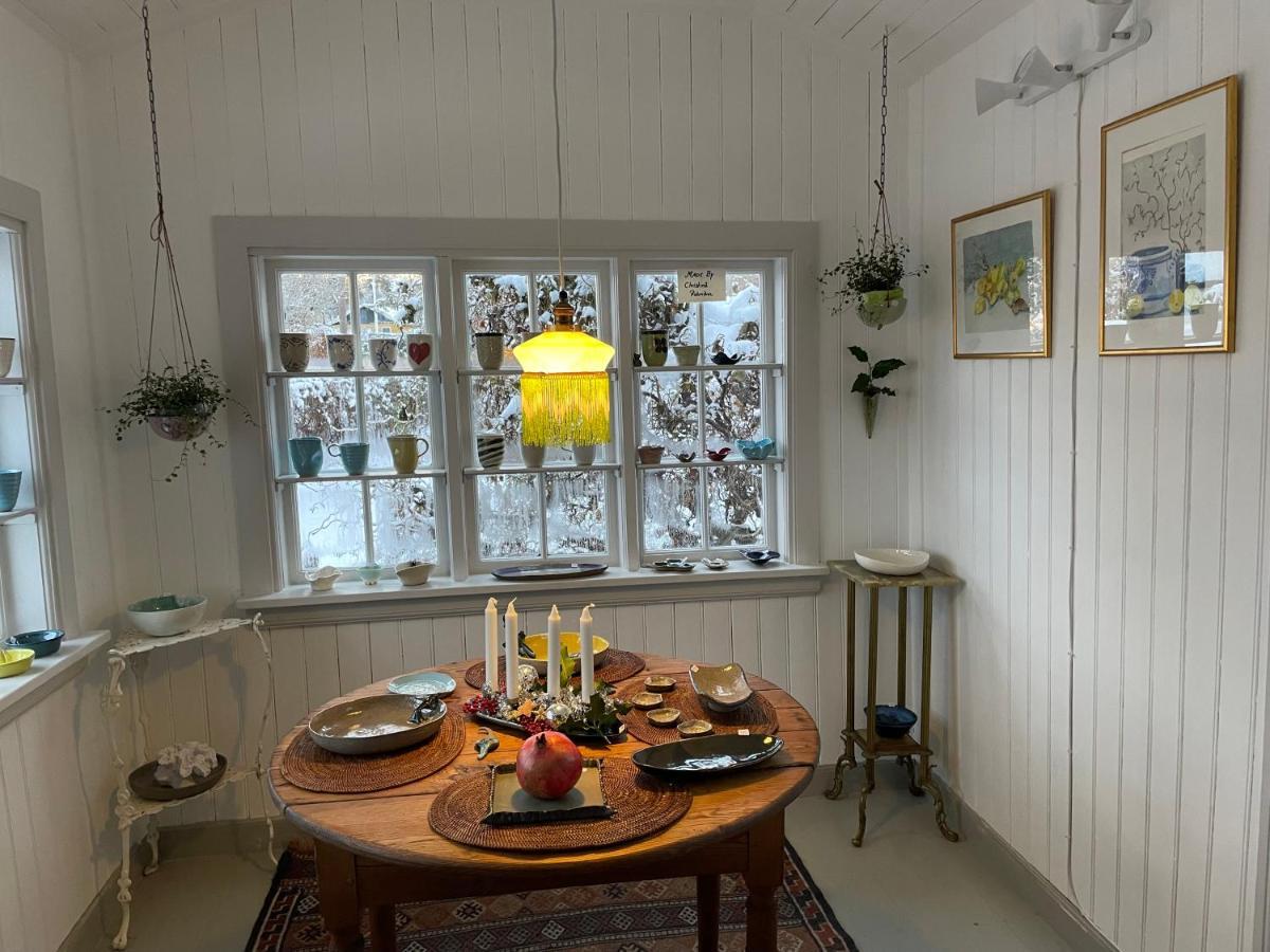 Vaerelser I Historisk Hus Med Sjael Og Atmosfaere Helsinge Exterior foto
