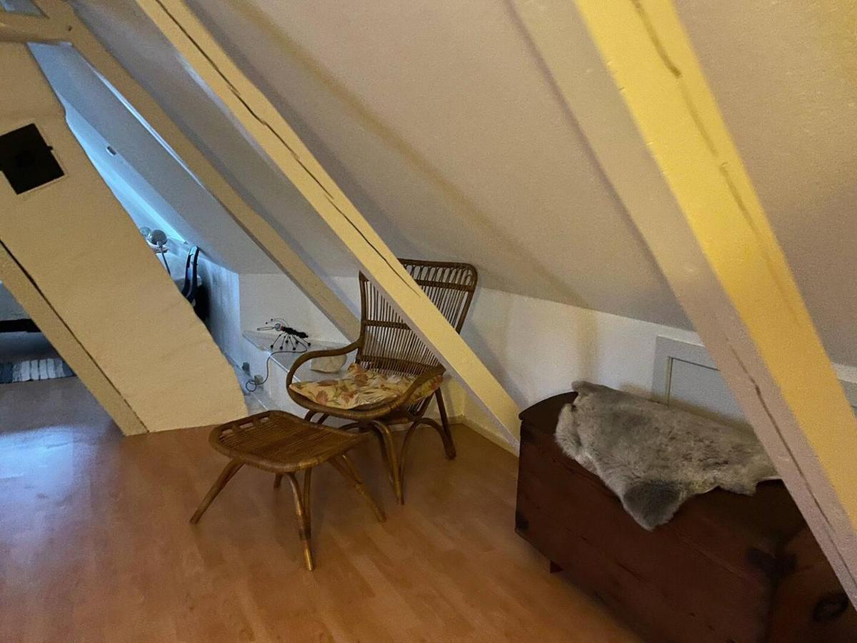 Vaerelser I Historisk Hus Med Sjael Og Atmosfaere Helsinge Exterior foto