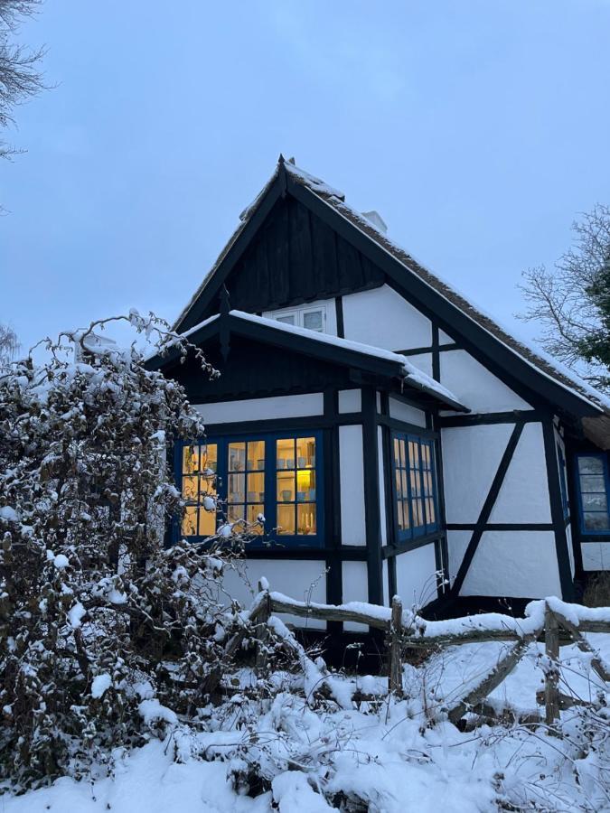 Vaerelser I Historisk Hus Med Sjael Og Atmosfaere Helsinge Exterior foto