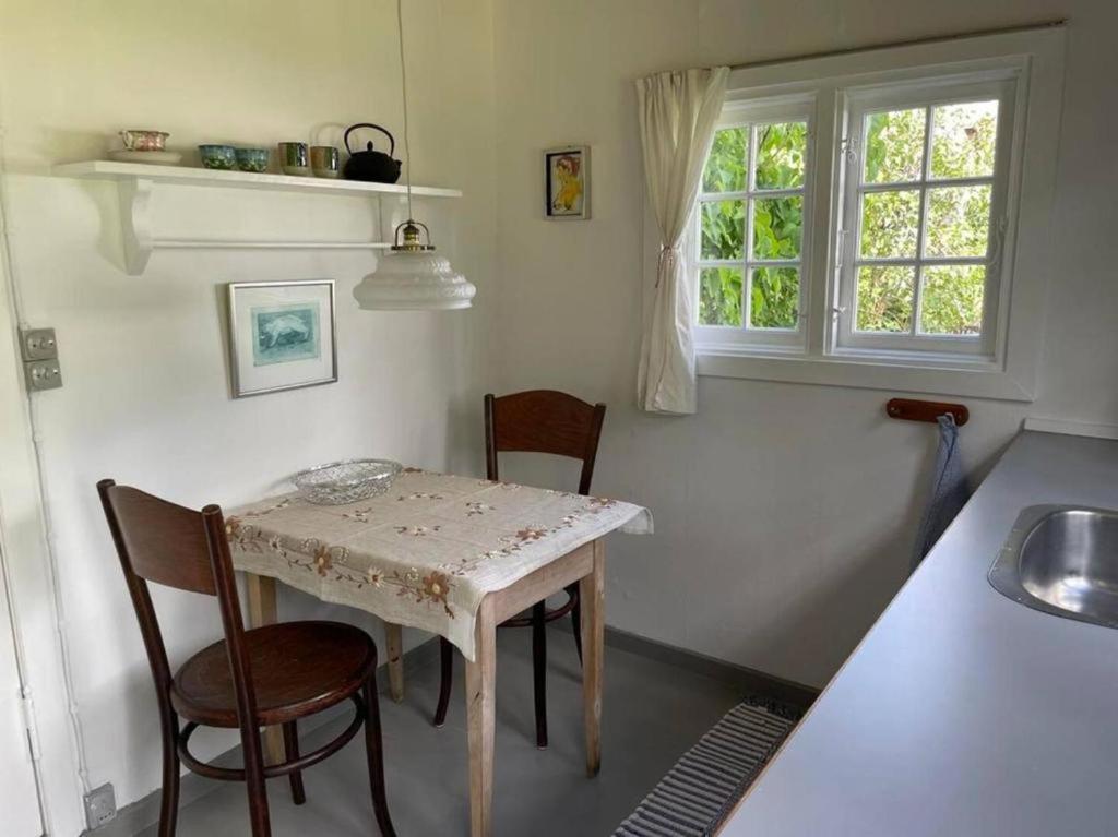 Vaerelser I Historisk Hus Med Sjael Og Atmosfaere Helsinge Exterior foto