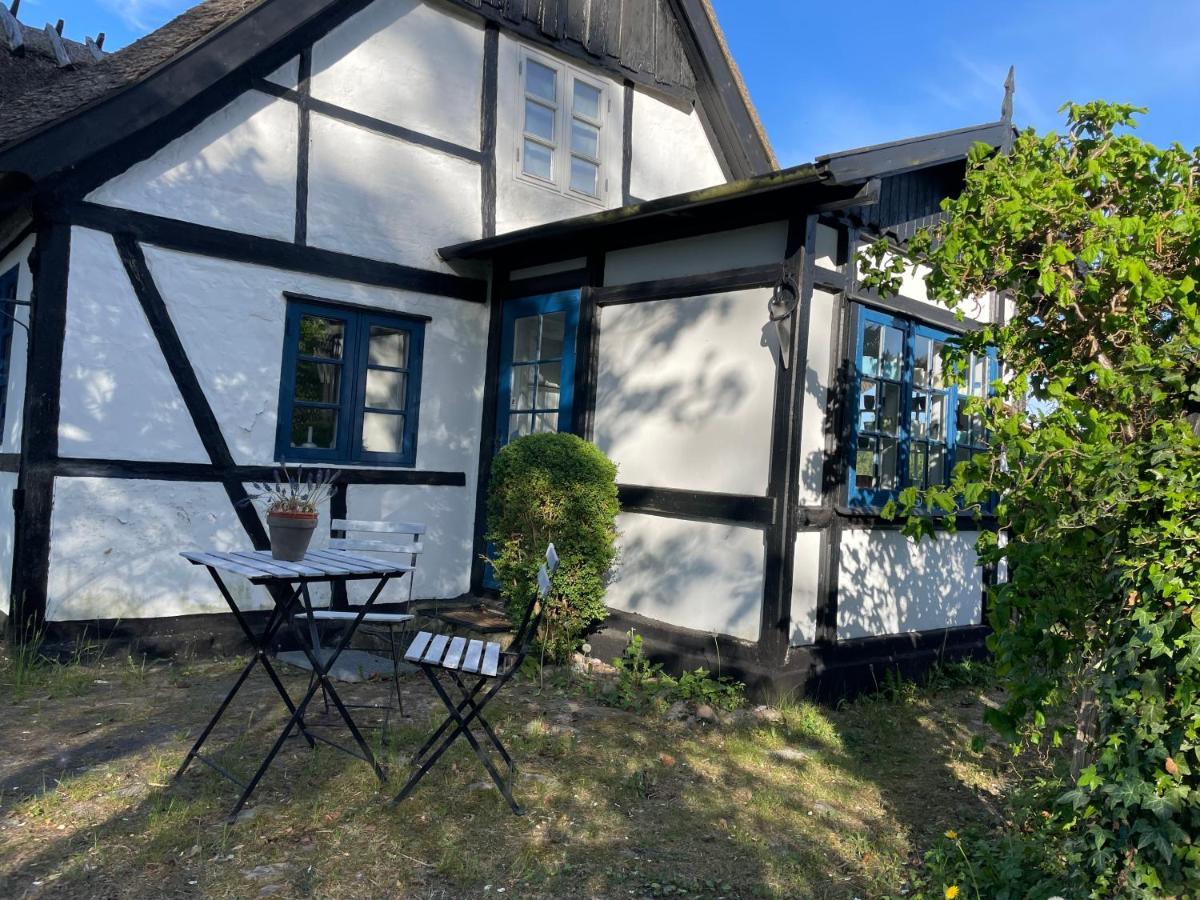 Vaerelser I Historisk Hus Med Sjael Og Atmosfaere Helsinge Exterior foto