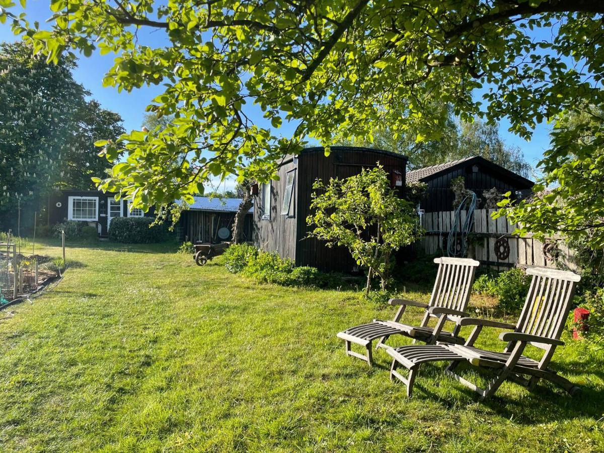 Vaerelser I Historisk Hus Med Sjael Og Atmosfaere Helsinge Exterior foto