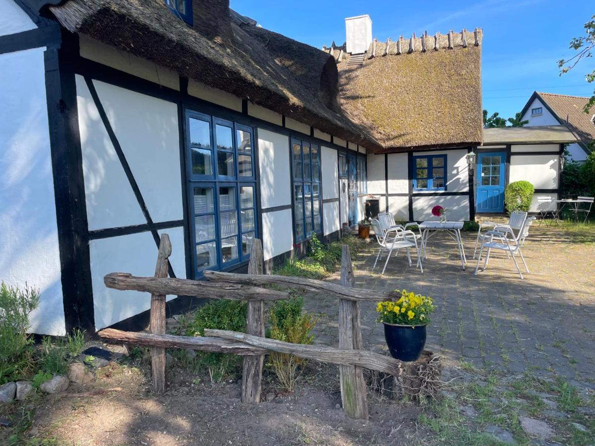 Vaerelser I Historisk Hus Med Sjael Og Atmosfaere Helsinge Exterior foto